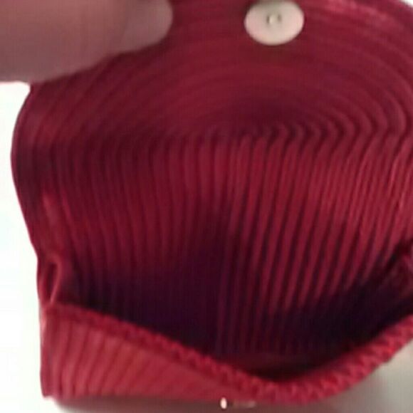 Red Knit Clutch - Picture 5 of 5